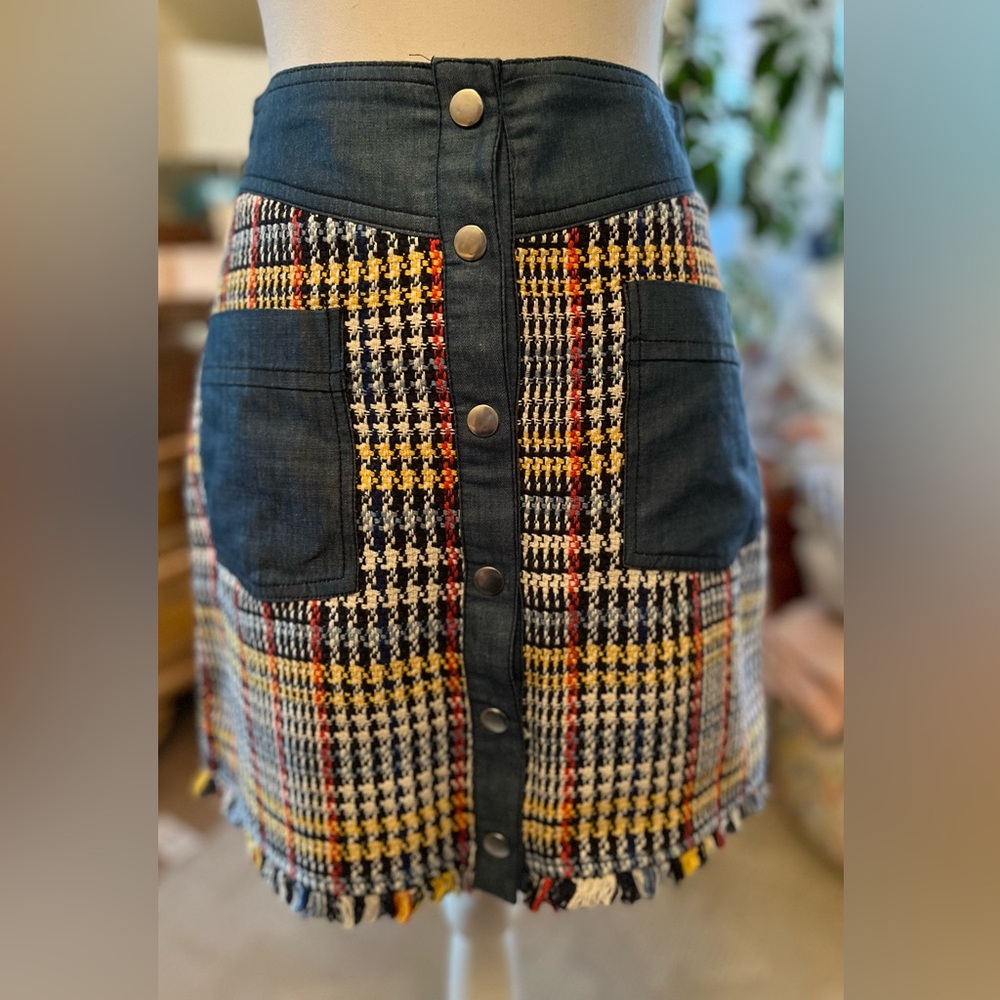 Zara short tweed skirt